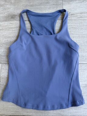 Lululemon InStill Tank Top Size 8 in the color Water Drop